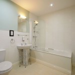 Ensuite bathroom at Seaview Guesthouse